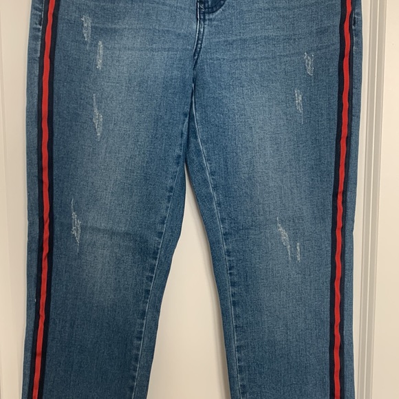 Fray Hem Skinny Jeans - Picture 3 of 7